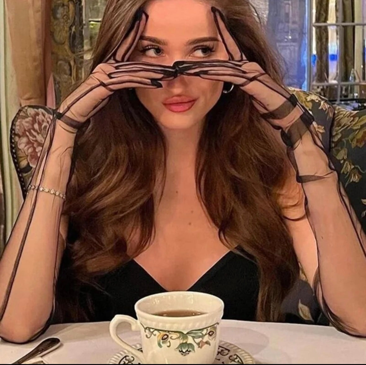 Vinoir Tulle Enigma- mesh gloves