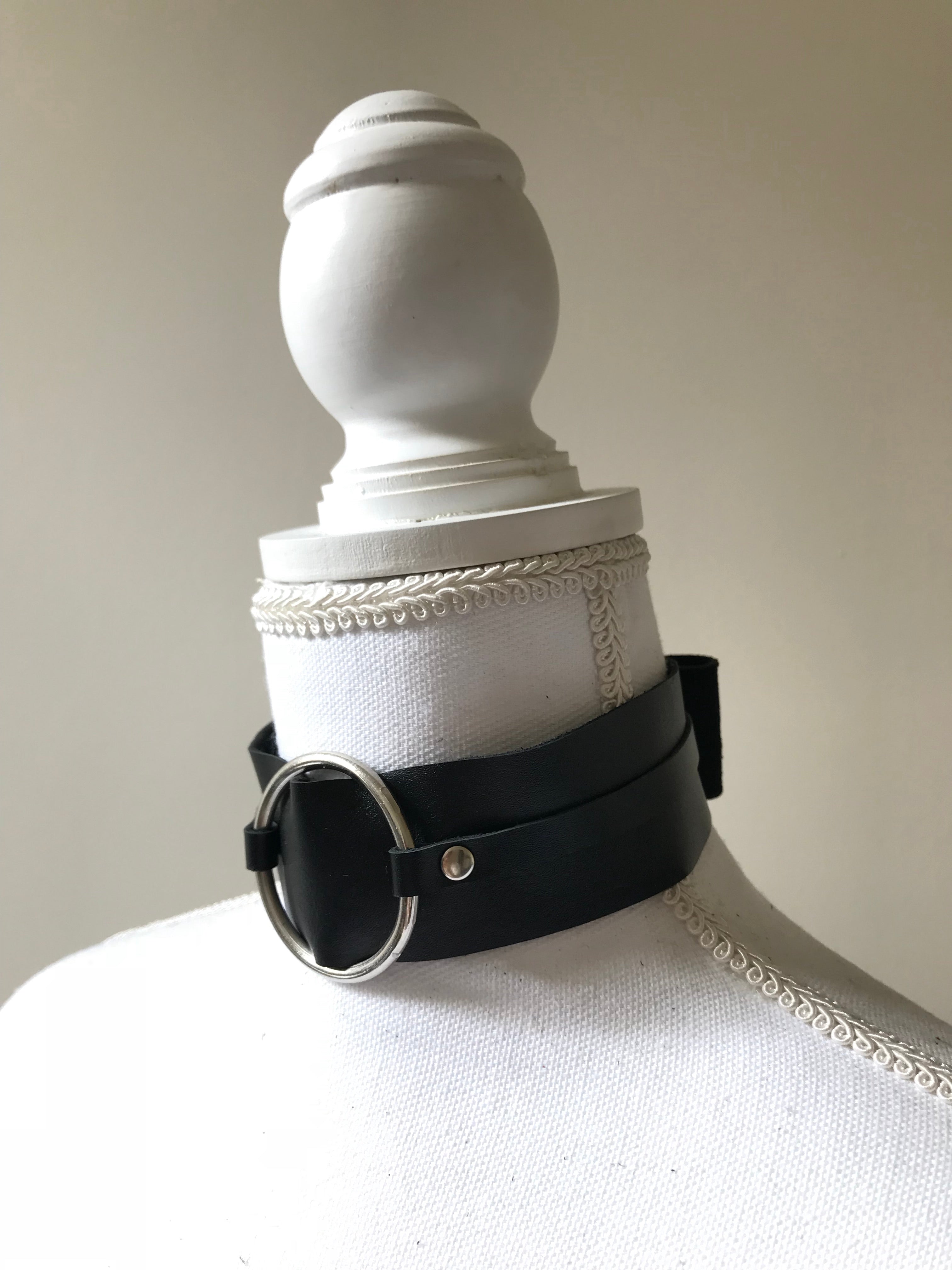 Tom Boy Leather Choker - Amoreze, Leather choker Leather collar Handmade leather choker Custom made leather choker Gothic leather choker Leather choker with spikes