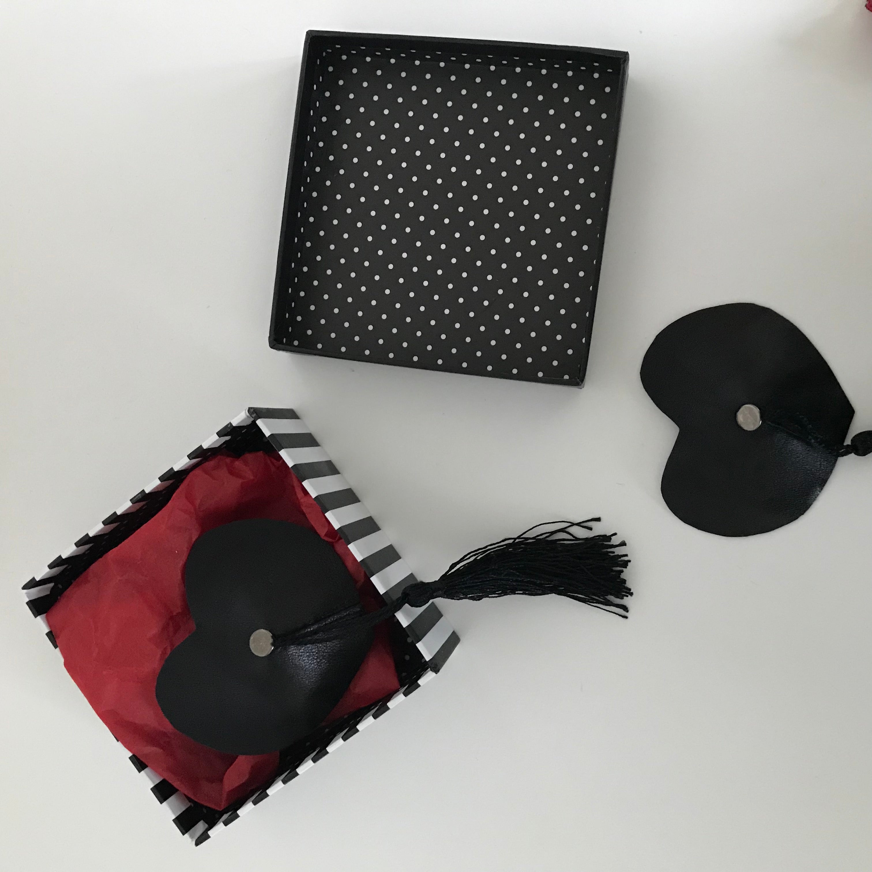 Heart shaped leather nipple pasties - Amoreze